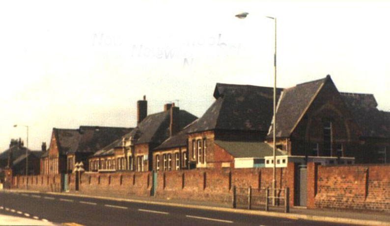 Image of Hebburn Newtown School on Station road.