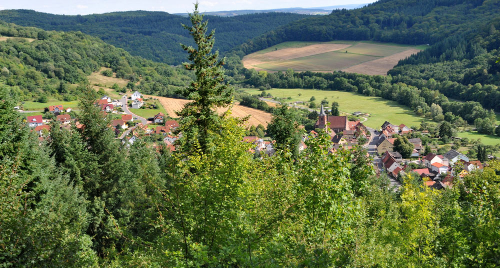 Image of view of Niklashausen near the top of the Mühlberg. Photo: Gerhard Kllinger.