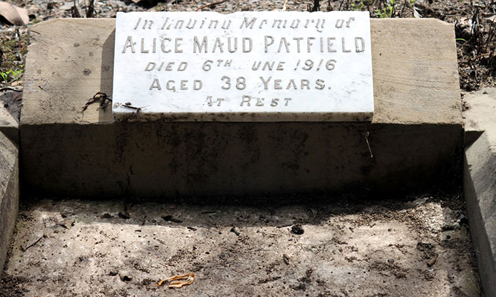 Image of Gravestone of Alice Maud PATFIELD. Photo: Judy Soper.
