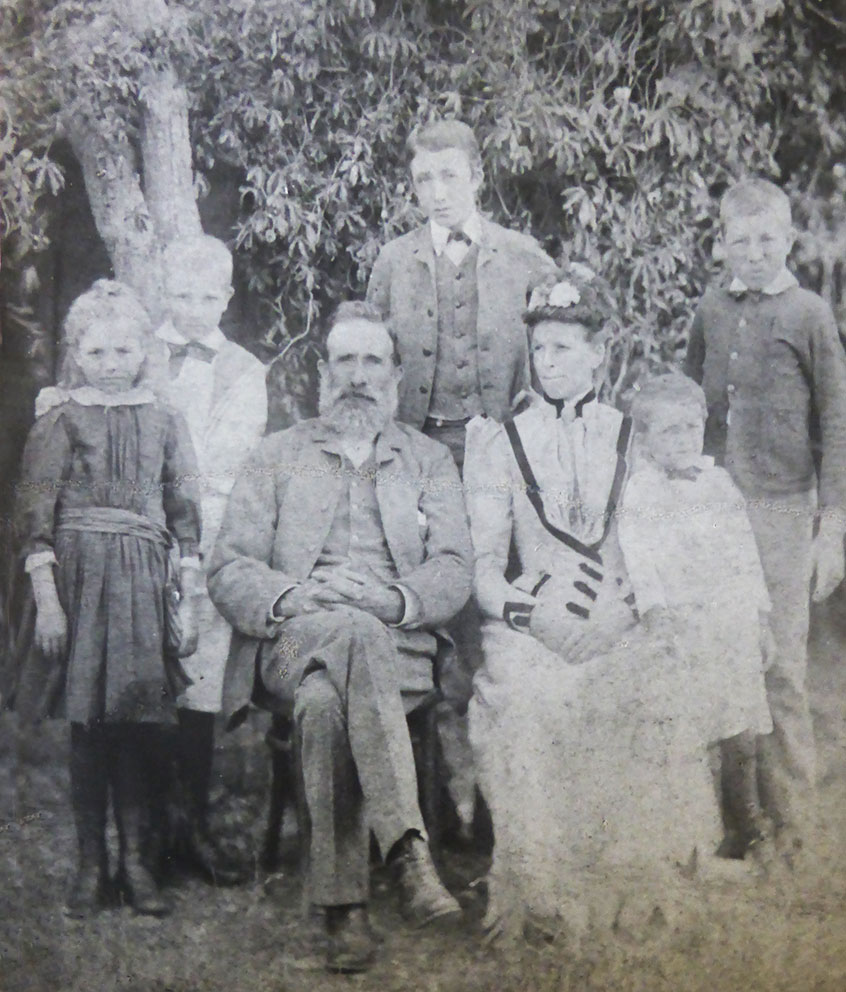 Image of Cochran & Mary Hutchison and children.