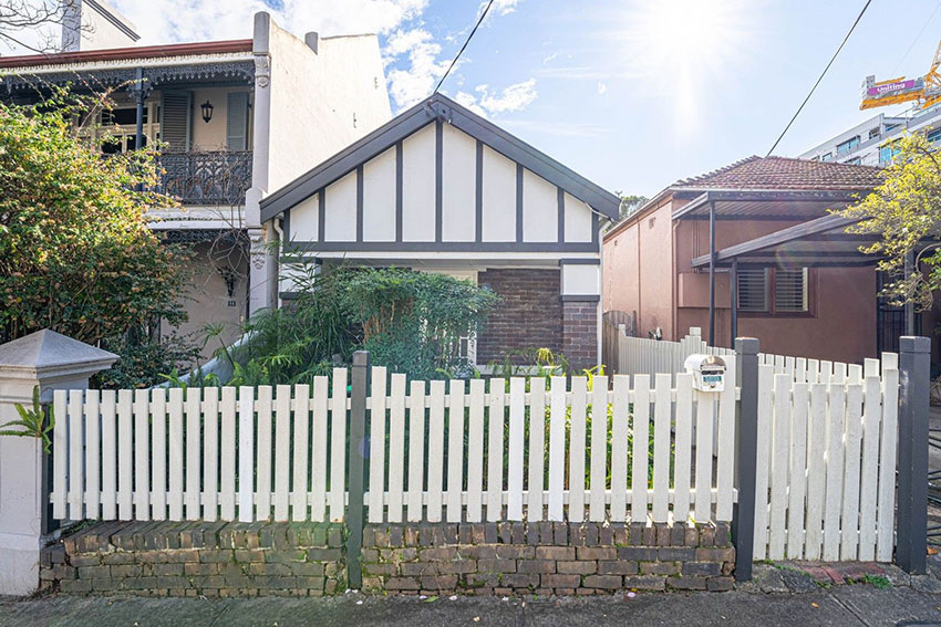 View of 9 and 7 Carlisle St Leichardt.