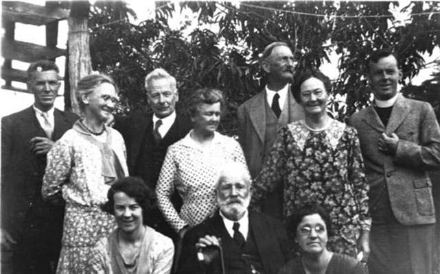 1930: Gathering of the STRONG family