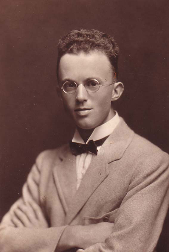 Image of young Robert William STRONG.